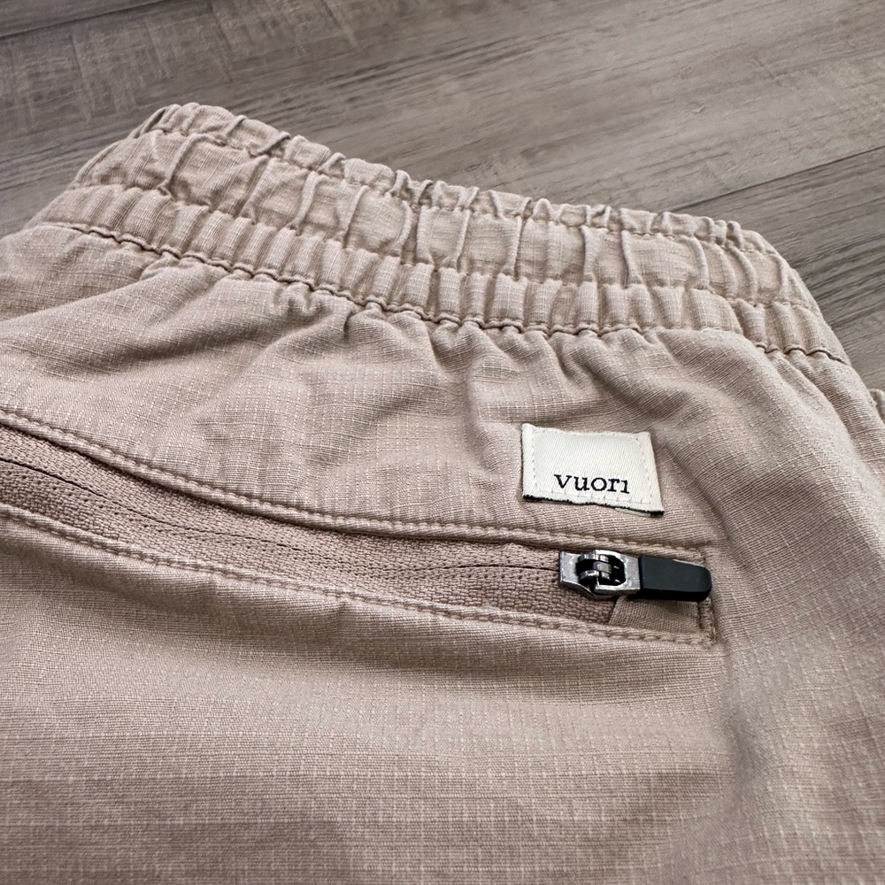 Vuori Ripstop Pants – Women’s Size M – Organic Cotton Stretch – Neutral Beige - Picture 4 of 7